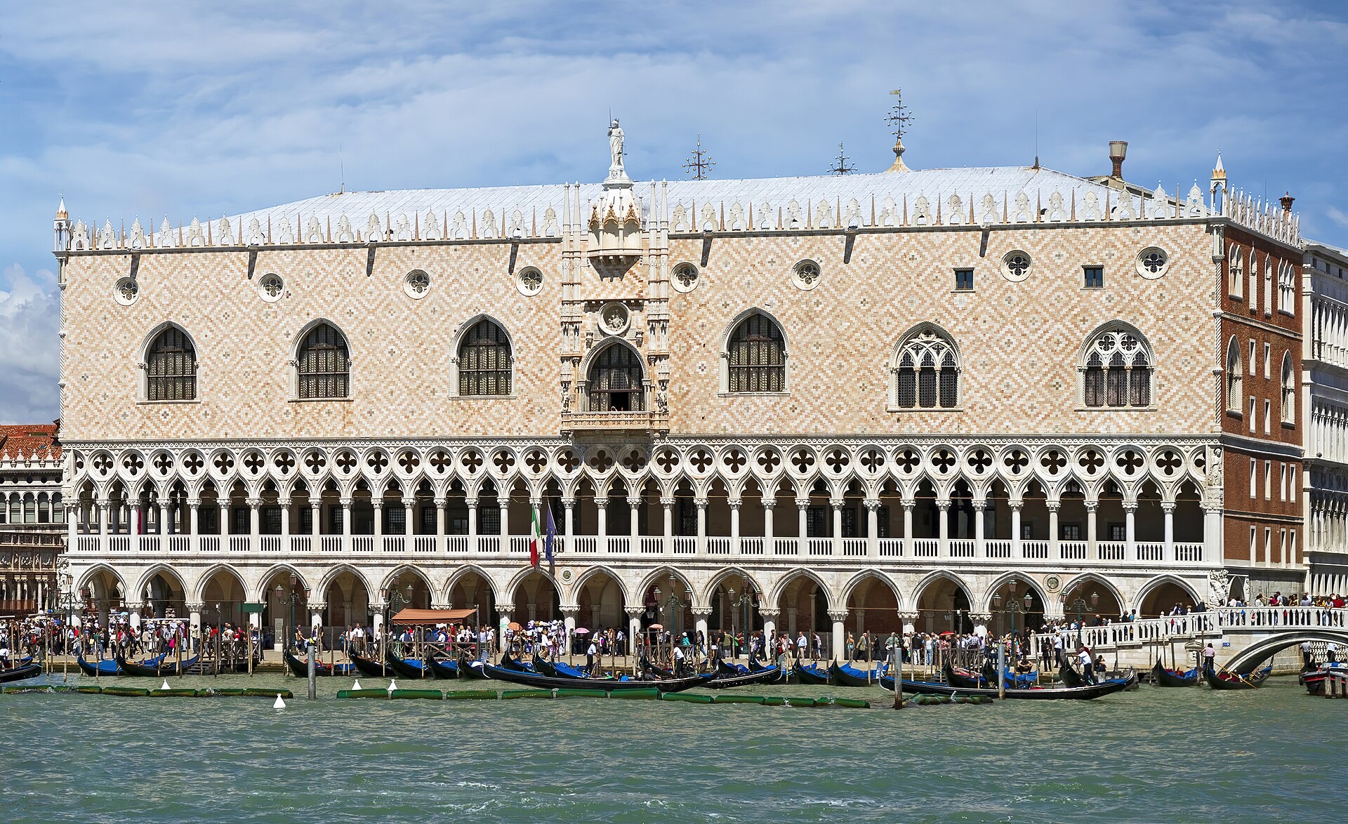 The Doge's Palace facing the Bacino di San Marco, Gothic arcades along the water